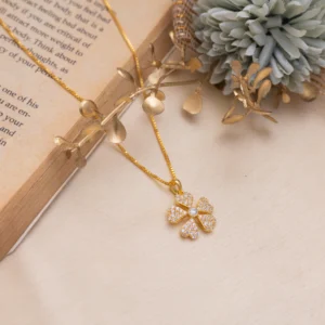 Fortune Bloom Gold Clover pendant