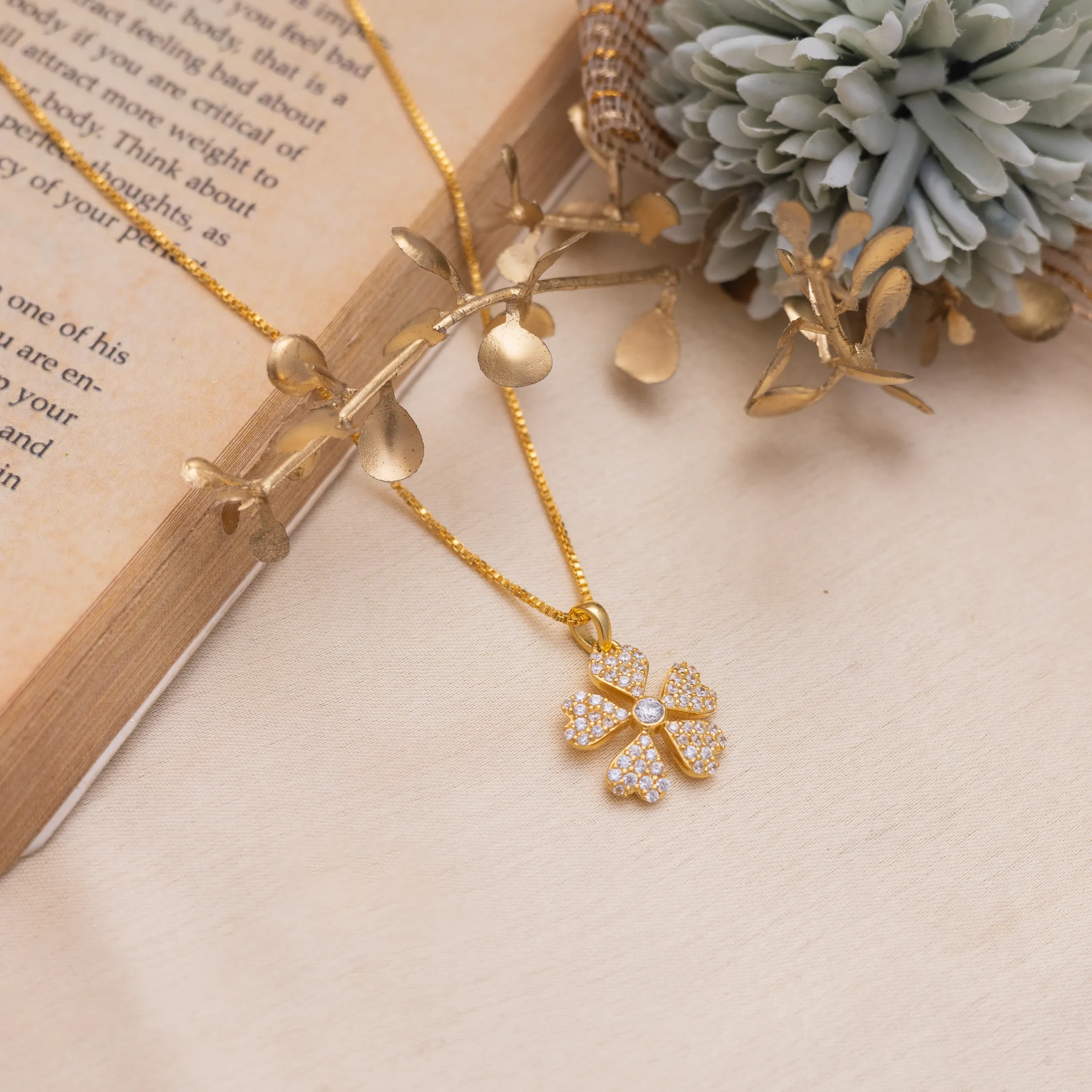 Fortune Bloom Gold Clover pendant