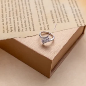 striking gold-plated ring