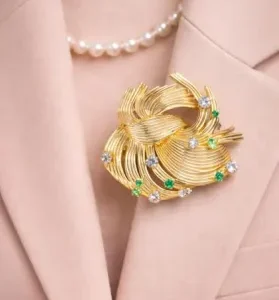 Regal Phoenix Crest Brooch