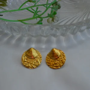 Golden Shell Textured Studs