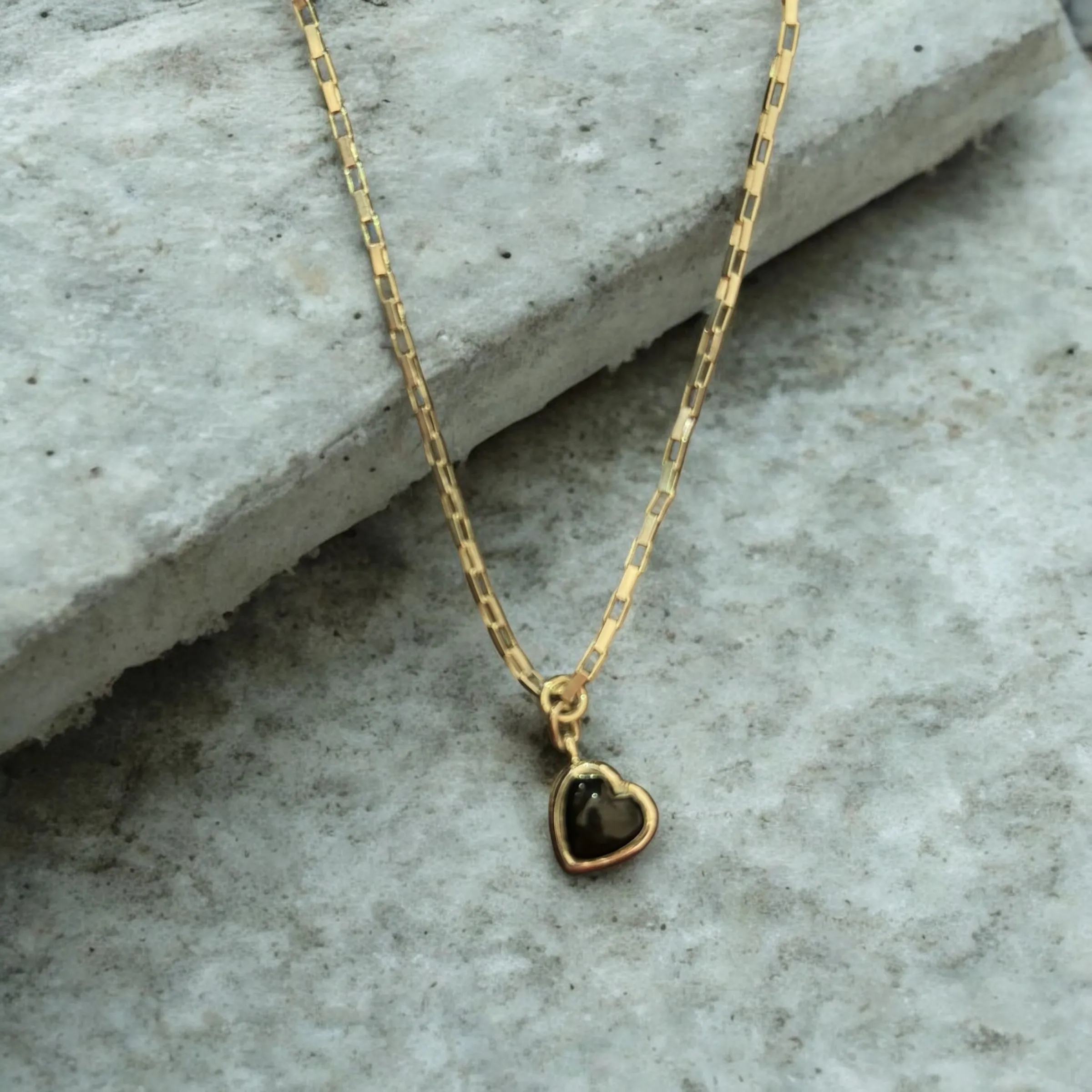 Golden Heart Noir Necklace